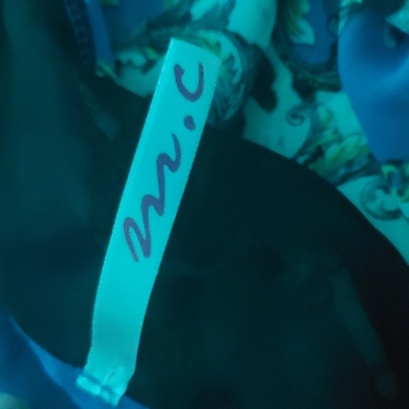 🌟 3 for $15 Deal! 🌟MC sheer crop tank top blue black gold - Picture 4 of 4